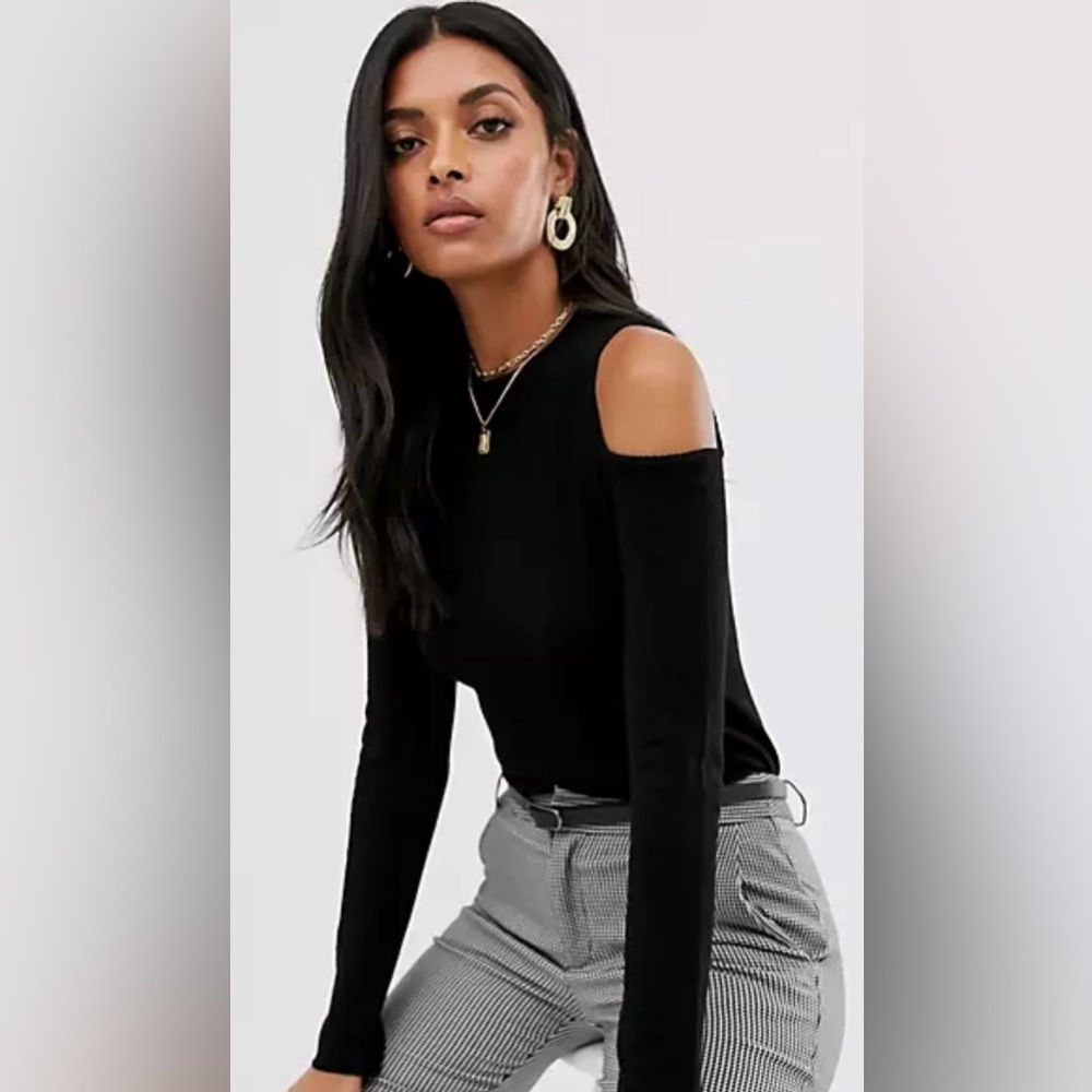Garage cut out shoulder long sleeve